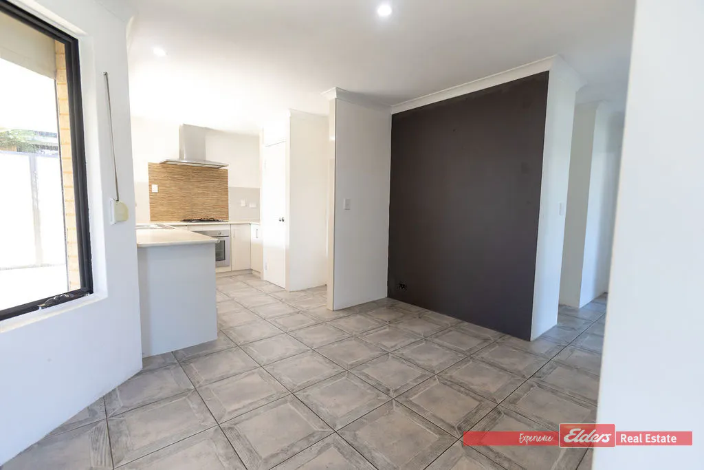 20/91 Lowanna Way — photo 6 of 22