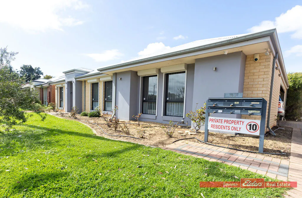 20/91 Lowanna Way — photo 3 of 22
