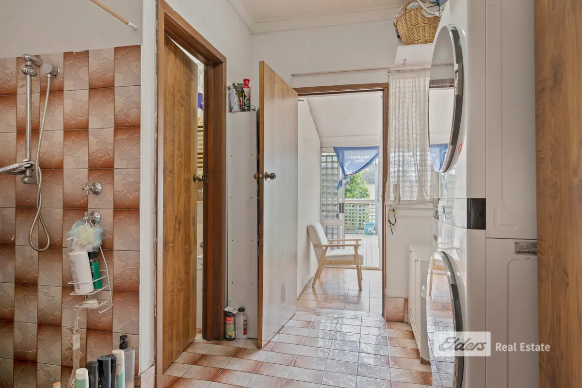 21155 South Western Highway — photo 15 of 29