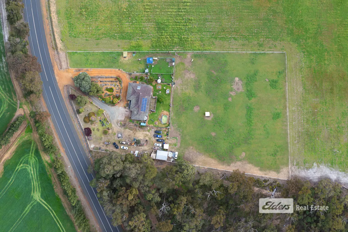 21155 South Western Highway — photo 2 of 29