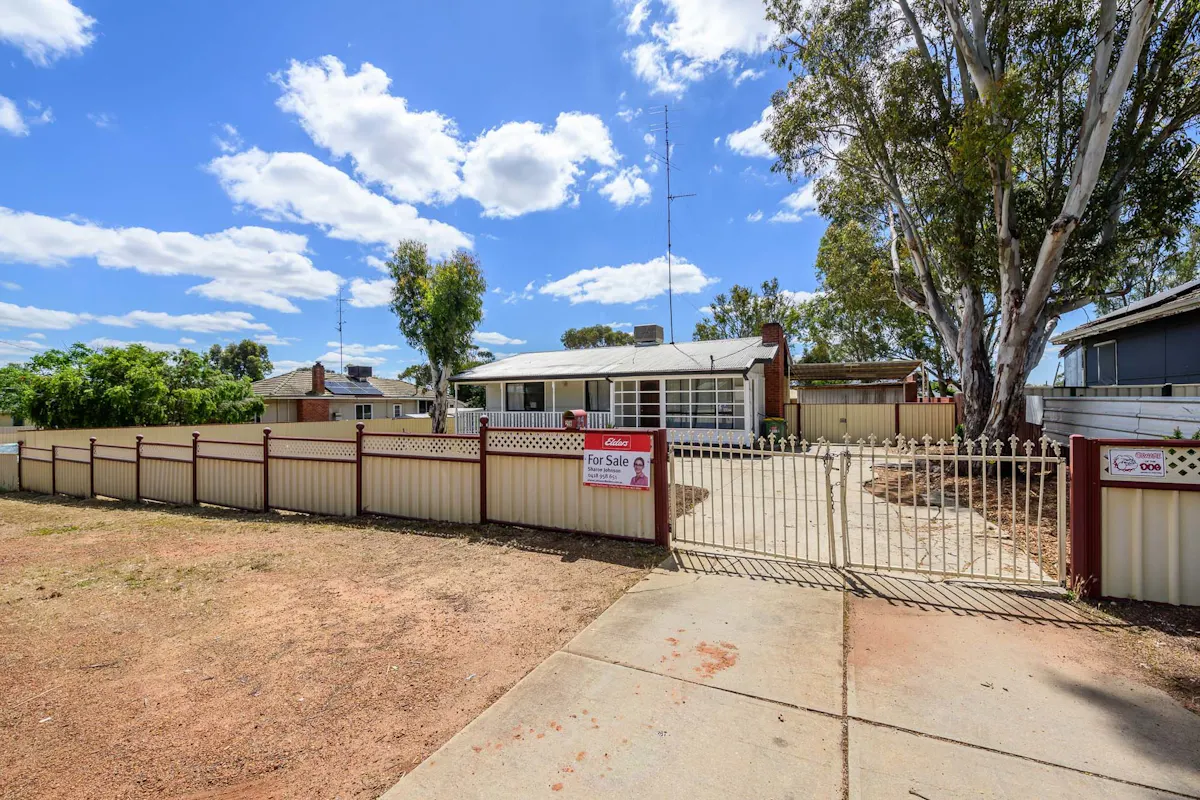29 Perina Way — photo 2 of 30