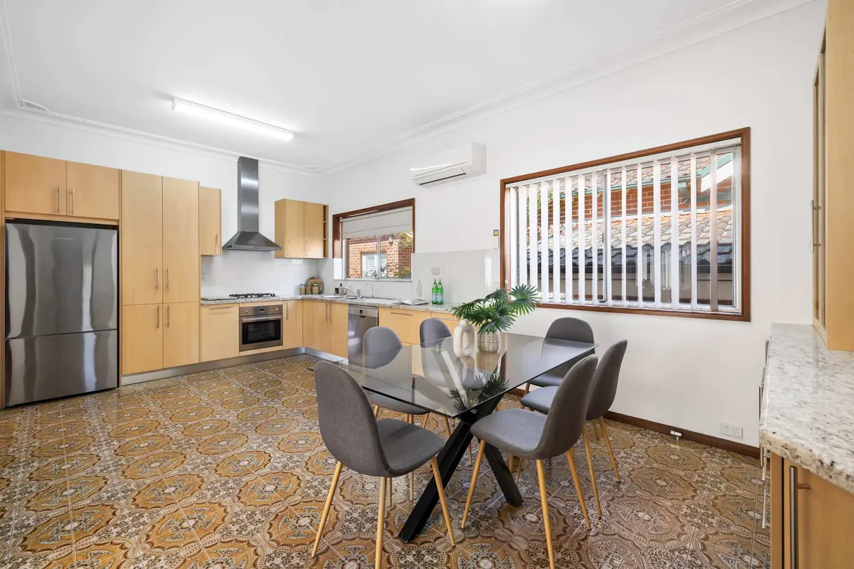 30 Byron Street — photo 10 of 20