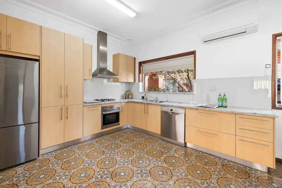 30 Byron Street — photo 11 of 20