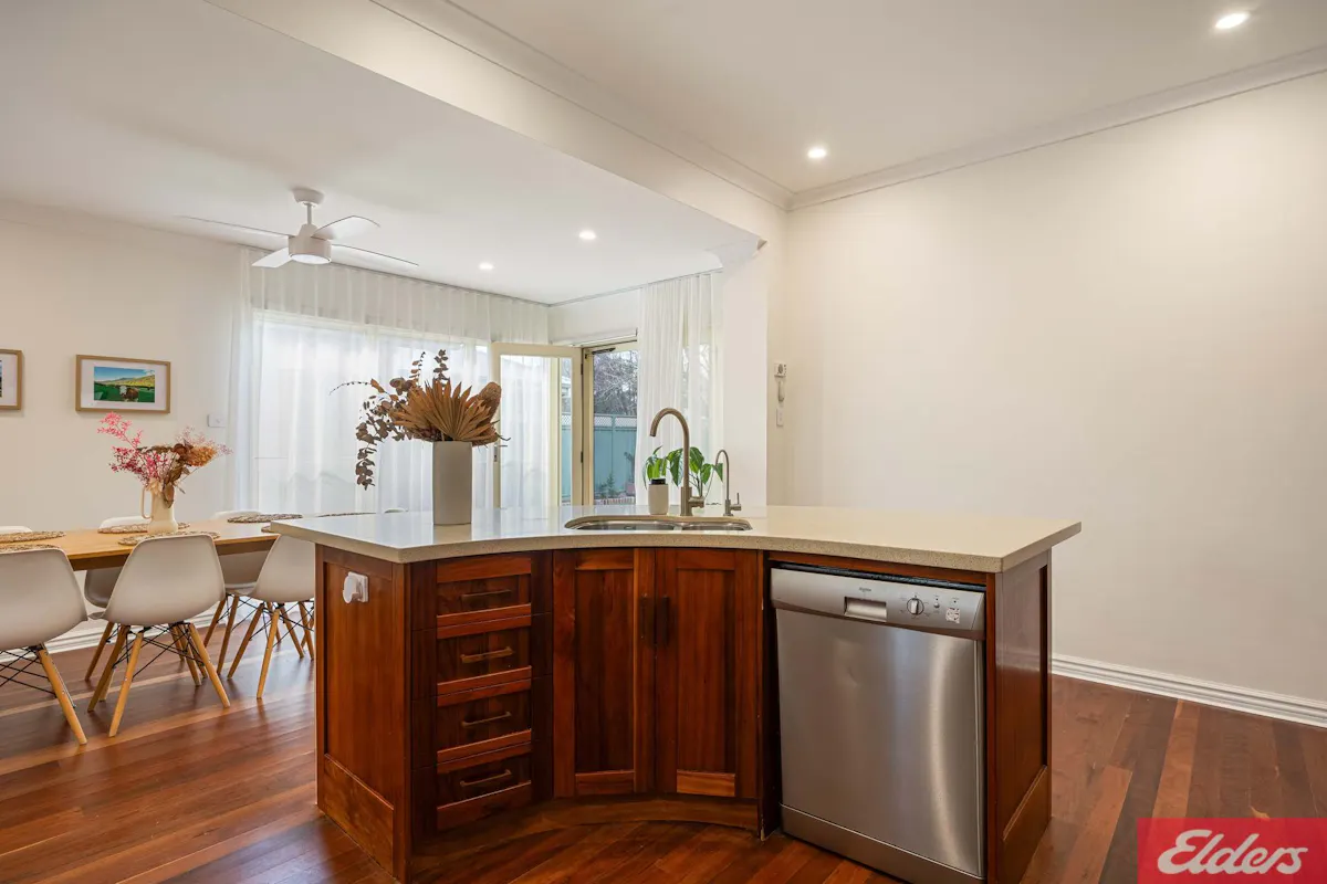 8 Queen Avenue — photo 10 of 26