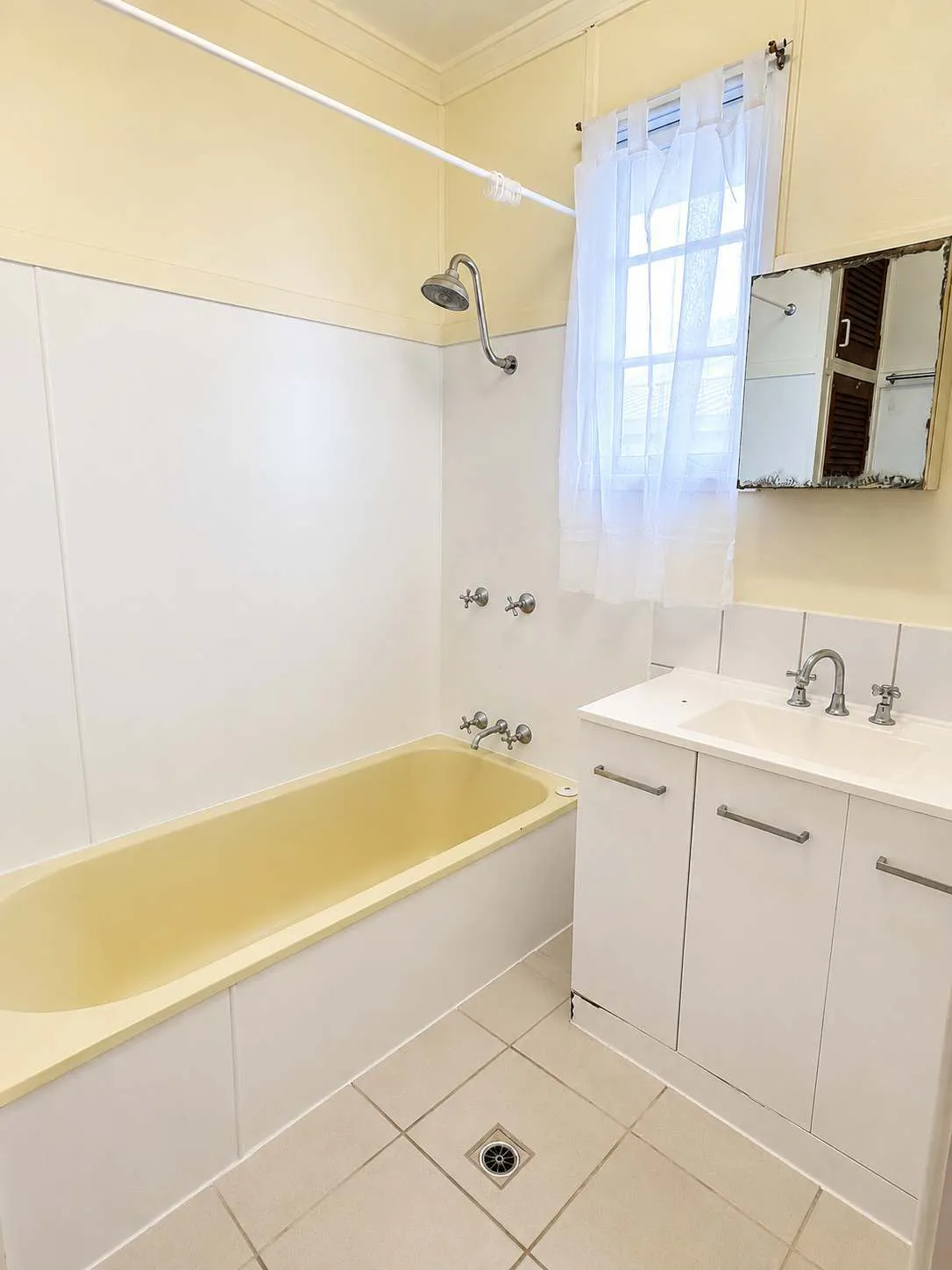 13 Nearhos Street — photo 8 of 10