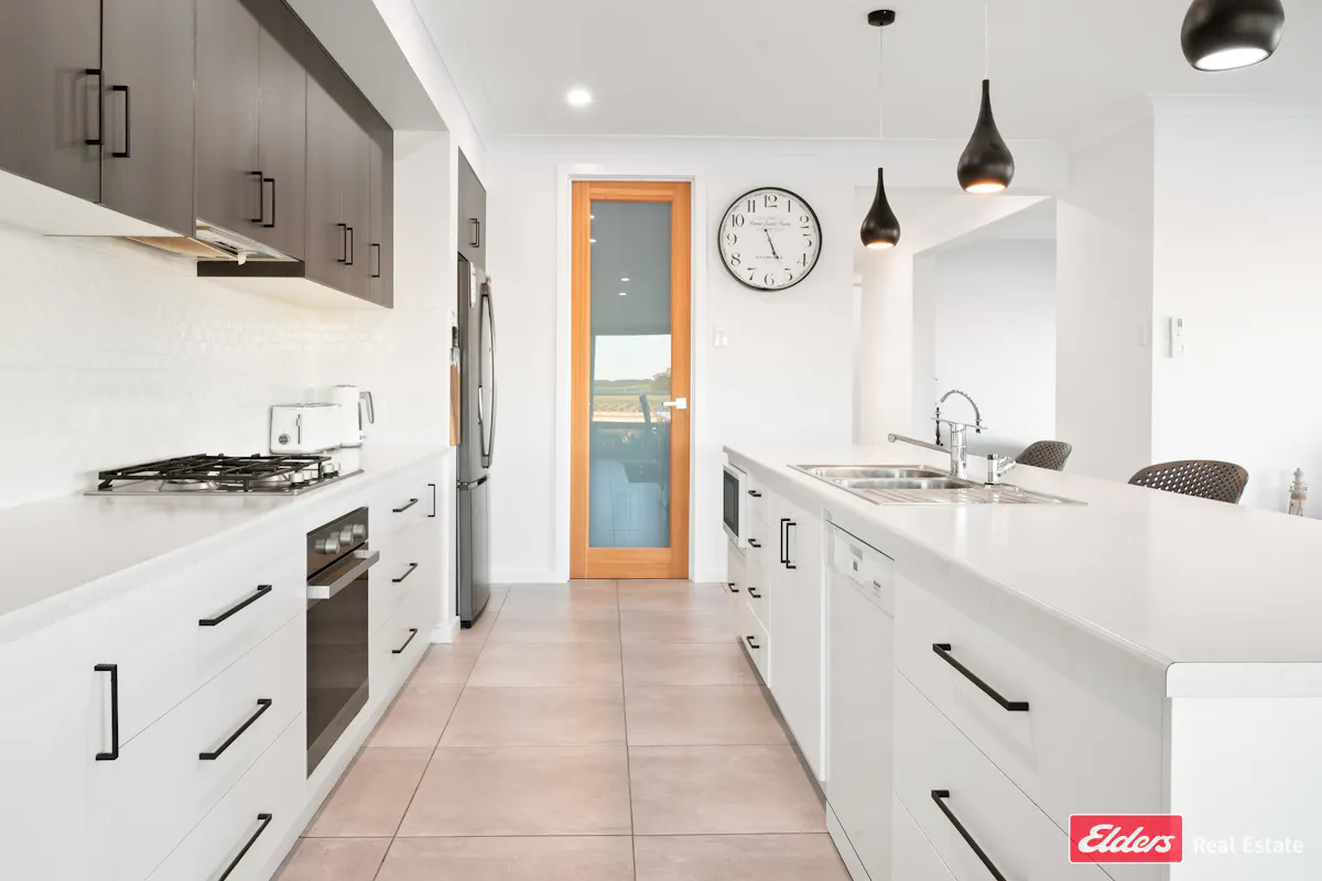 21 Seagate Way — photo 9 of 27
