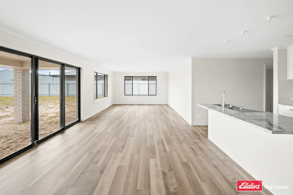 20 Trevor Drive — photo 9 of 19
