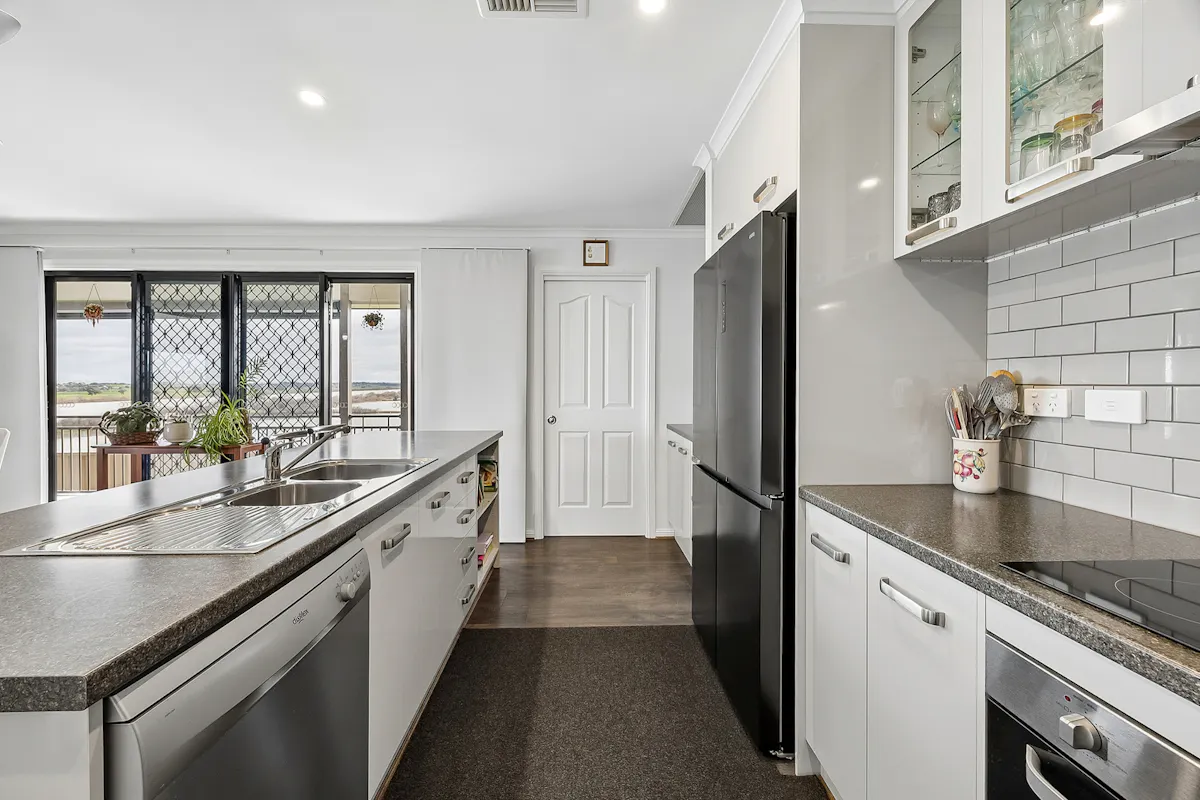11 Sunnybank Place — photo 10 of 30