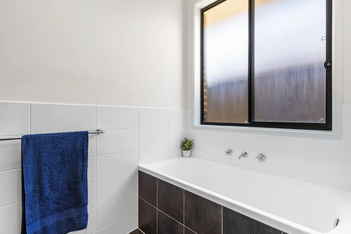 17 Henderson Street — photo 19 of 24