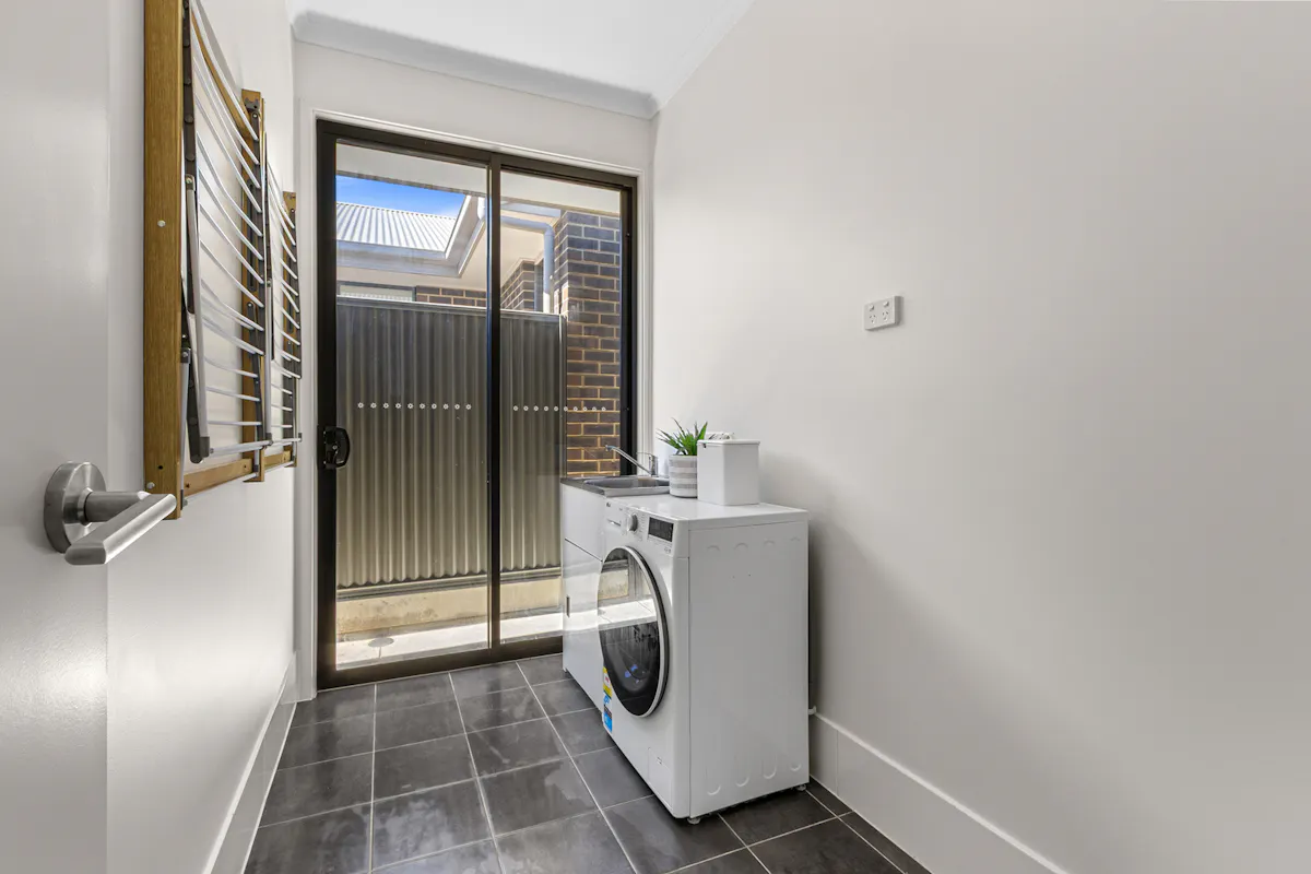 17 Henderson Street — photo 20 of 24