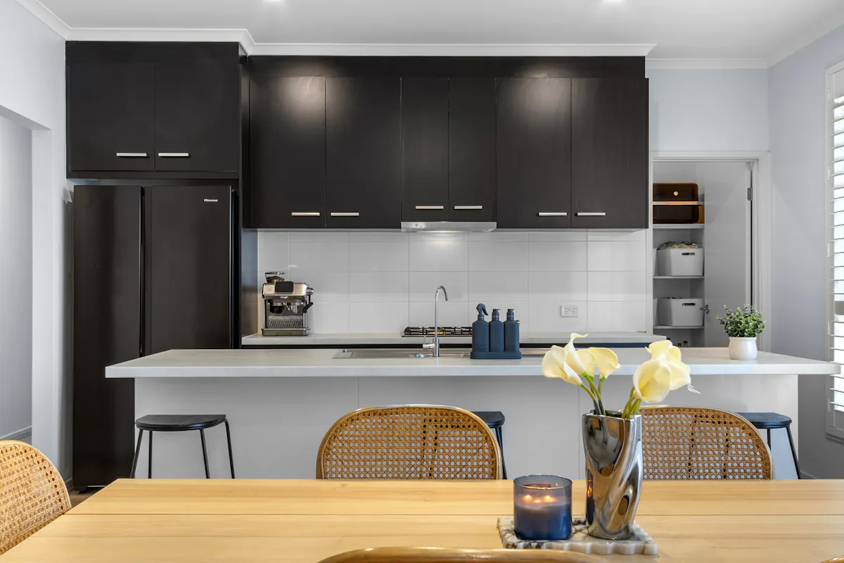 17 Henderson Street — photo 8 of 24