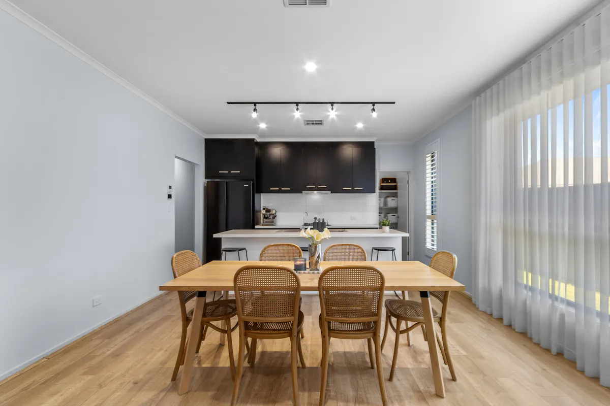 17 Henderson Street — photo 9 of 24