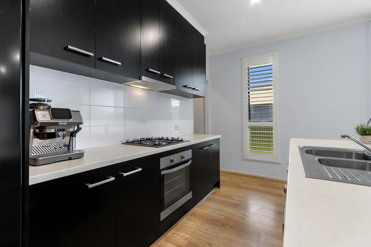 17 Henderson Street — photo 6 of 24