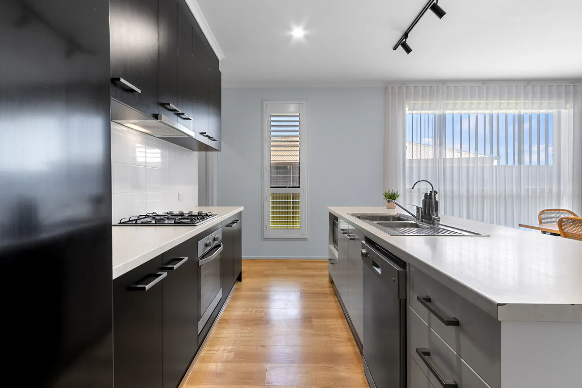 17 Henderson Street — photo 7 of 24