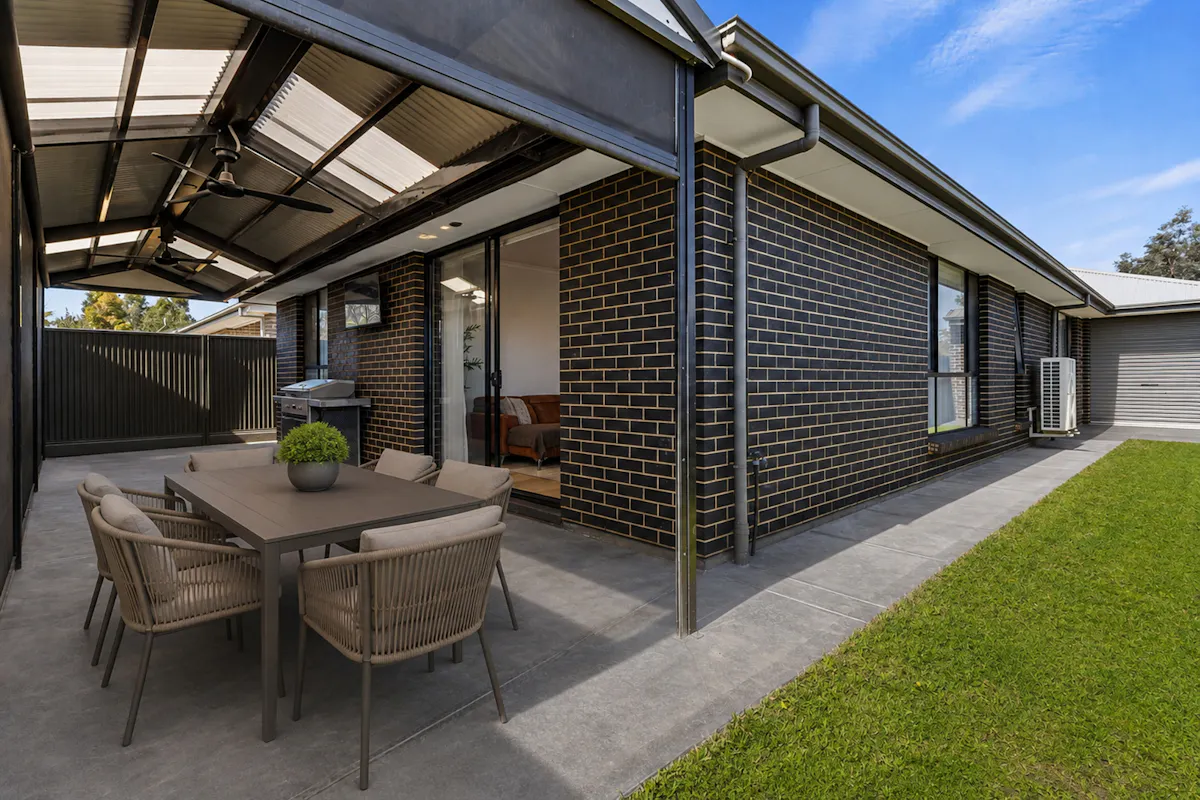 17 Henderson Street — photo 22 of 24