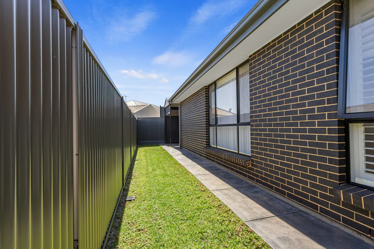 17 Henderson Street — photo 23 of 24