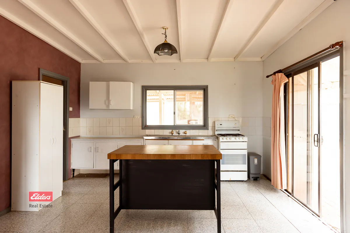 32 Altair Street — photo 4 of 16