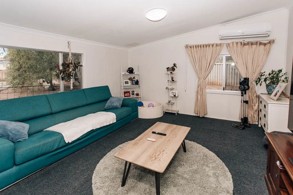 59 Brunswick Road — photo 9 of 11