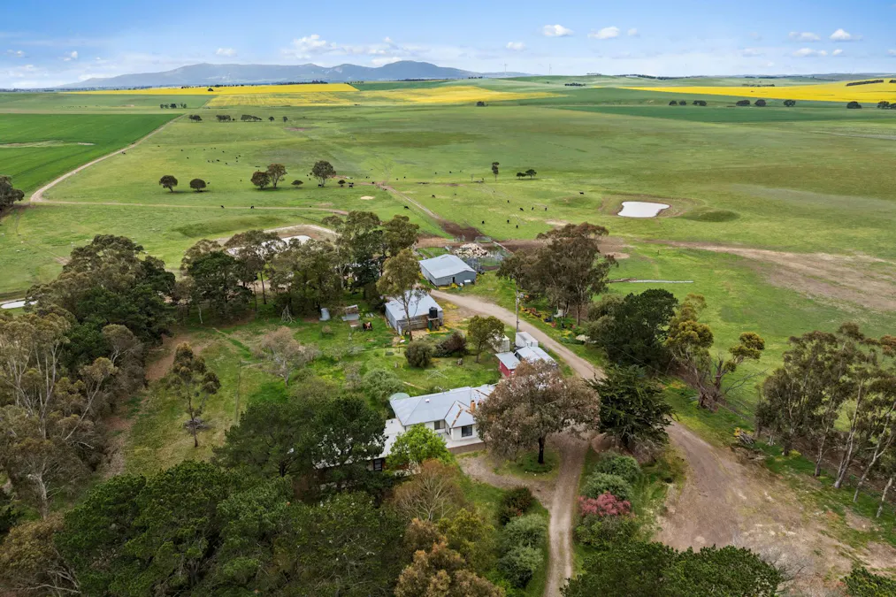 3077 Geelong Road, Cross Roads, VIC, 3373 - Image 4