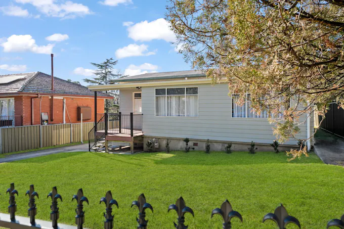 10 Esrom Street, West Bathurst, NSW, 2795