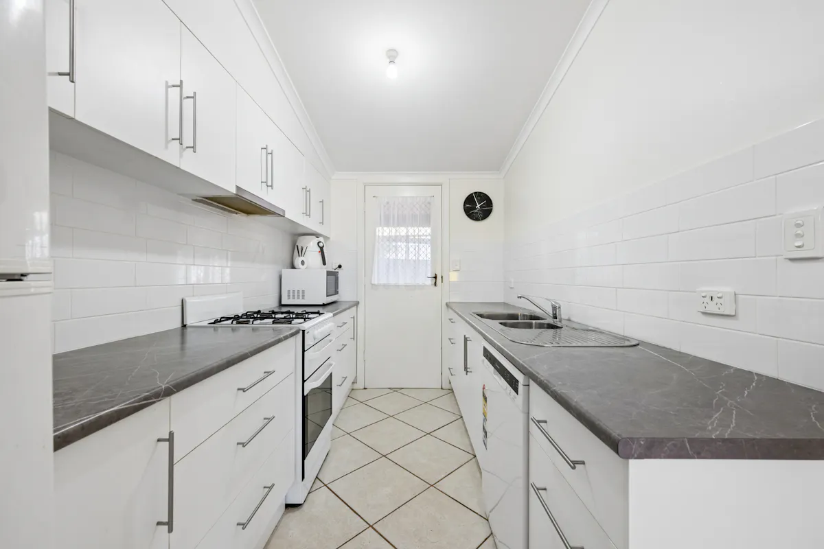 1/12 Monash Crescent — photo 2 of 15