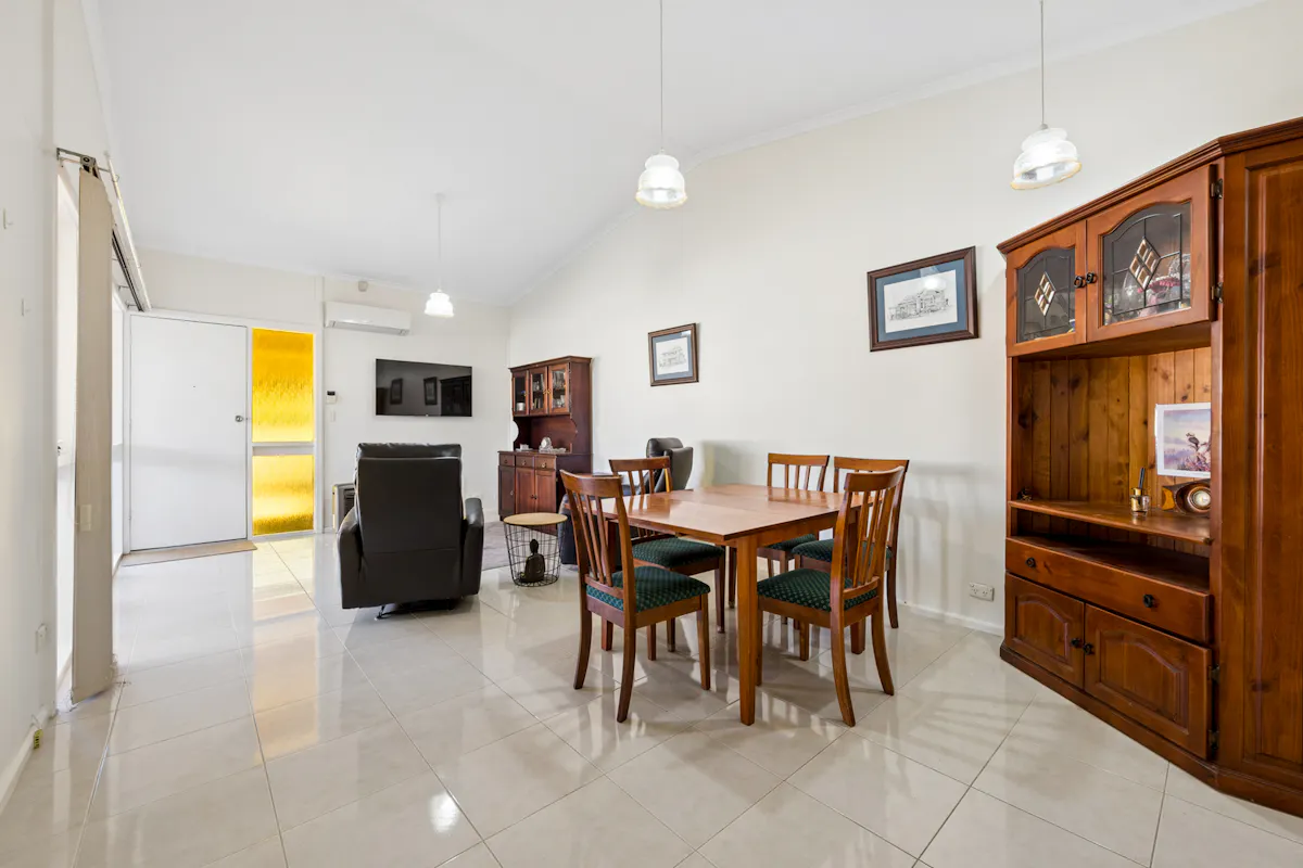 1/12 Monash Crescent — photo 4 of 15