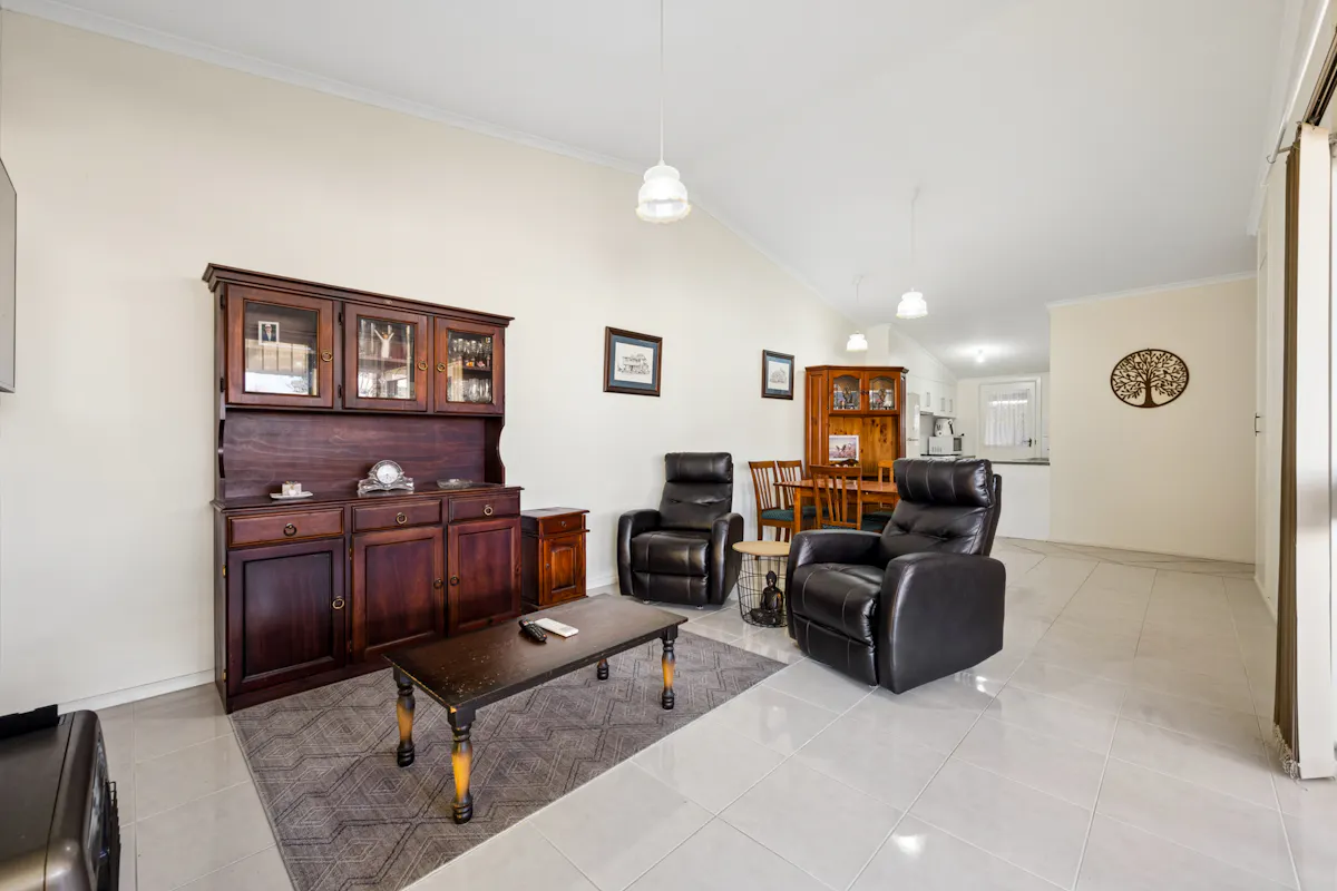 1/12 Monash Crescent — photo 5 of 15