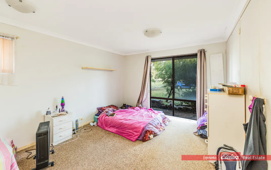 35 Barbrook Way, Warnbro, WA, 6169 - Image 11