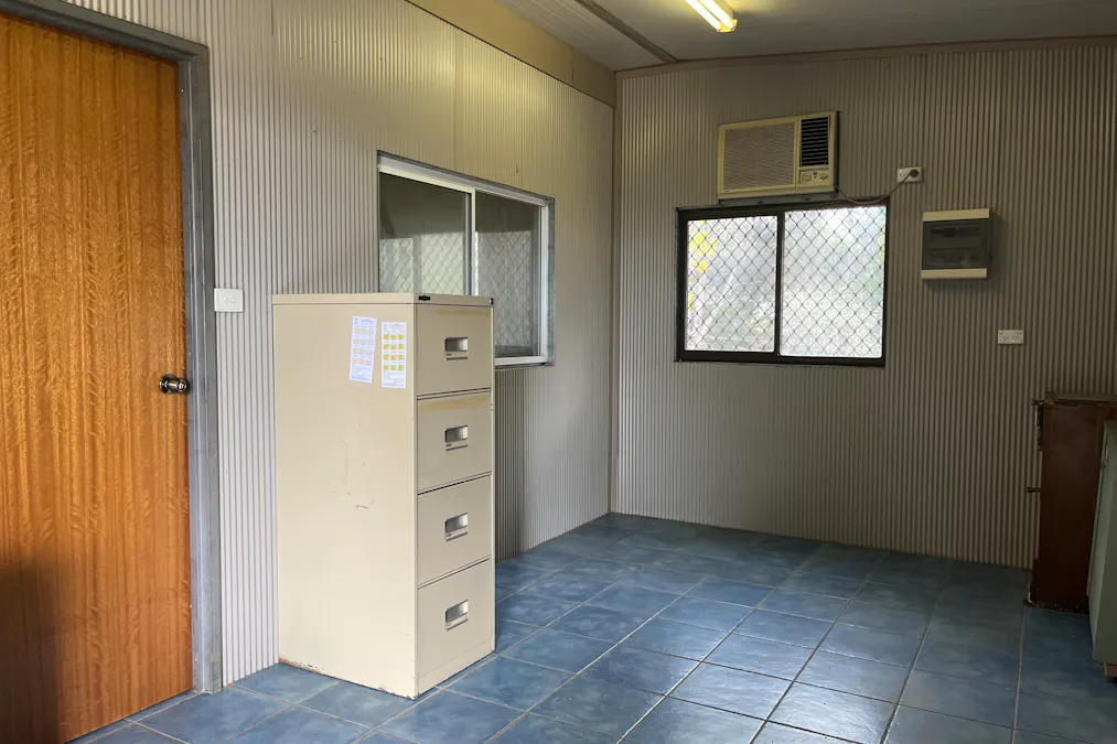 8 Kingsbury Road, Loxton, SA, 5333 - Image 5