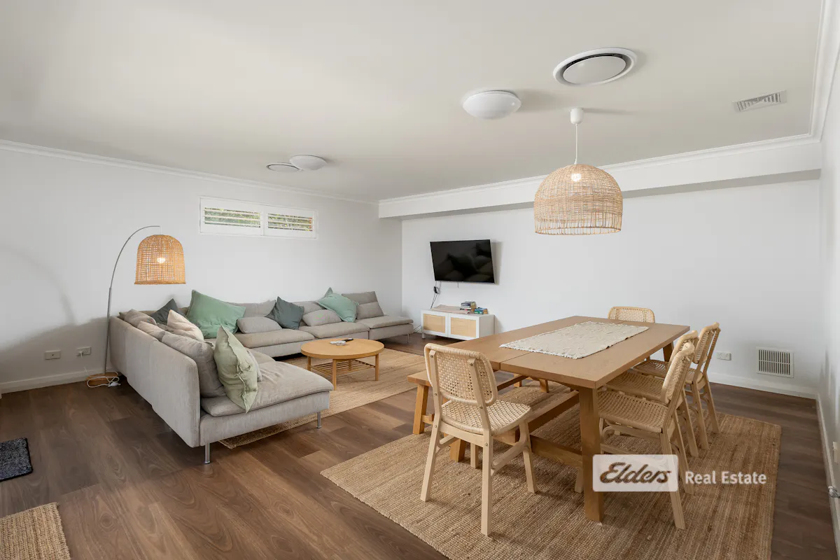 23 Cambrose Avenue — photo 11 of 23