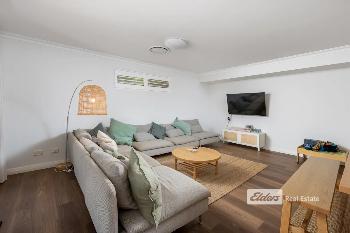 23 Cambrose Avenue — photo 10 of 23