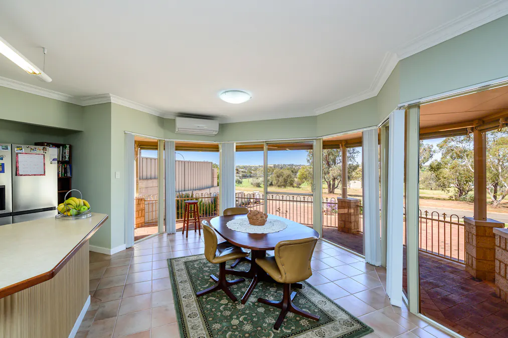 6 Wood Drive, Northam, WA, 6401 - Image 8
