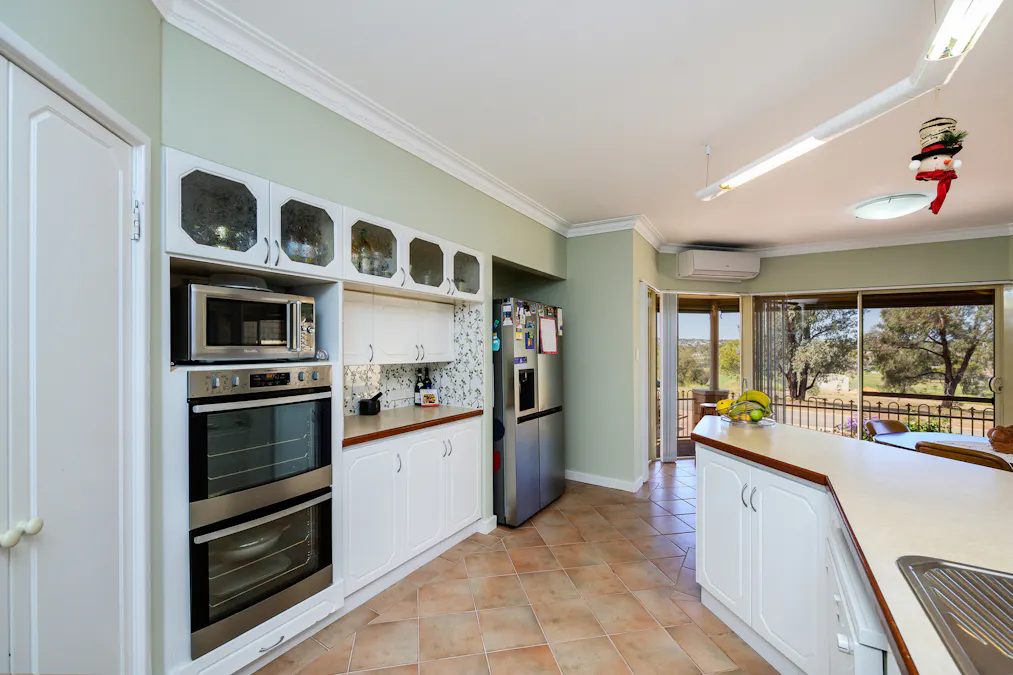 6 Wood Drive, Northam, WA, 6401 - Image 11