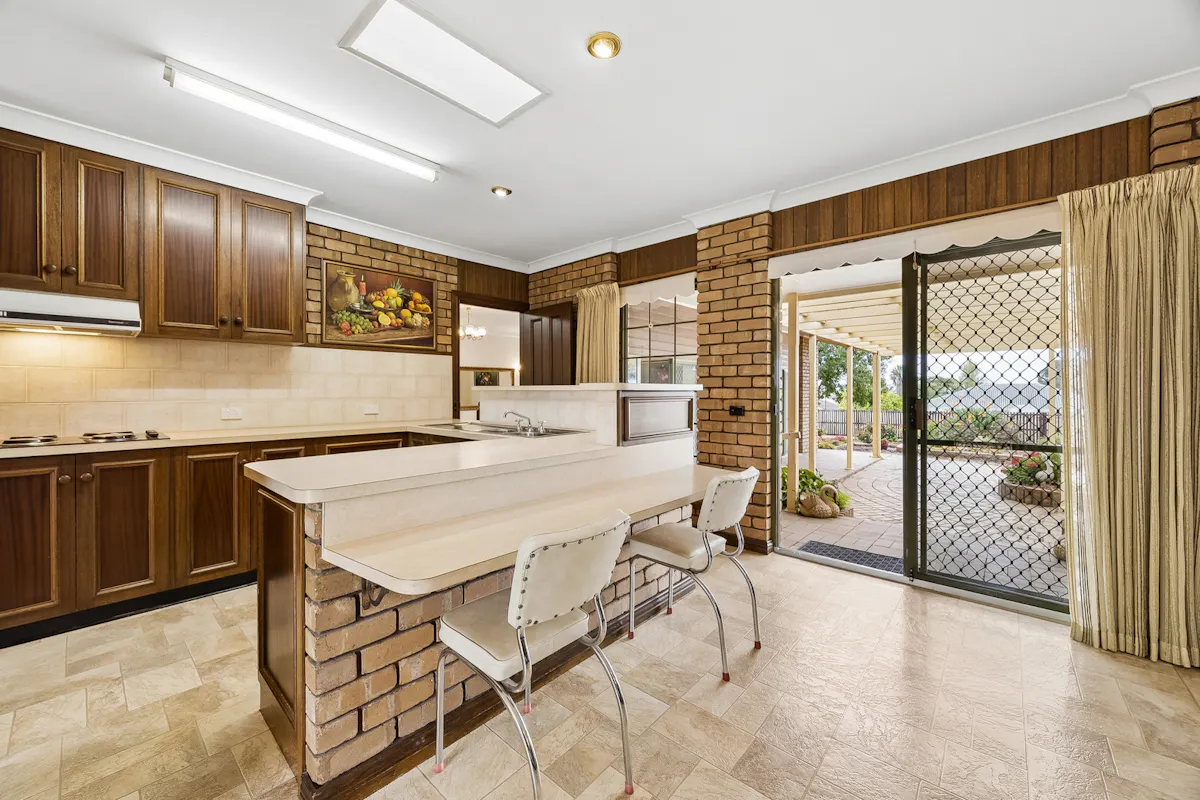 72 Leslie Street — photo 5 of 25