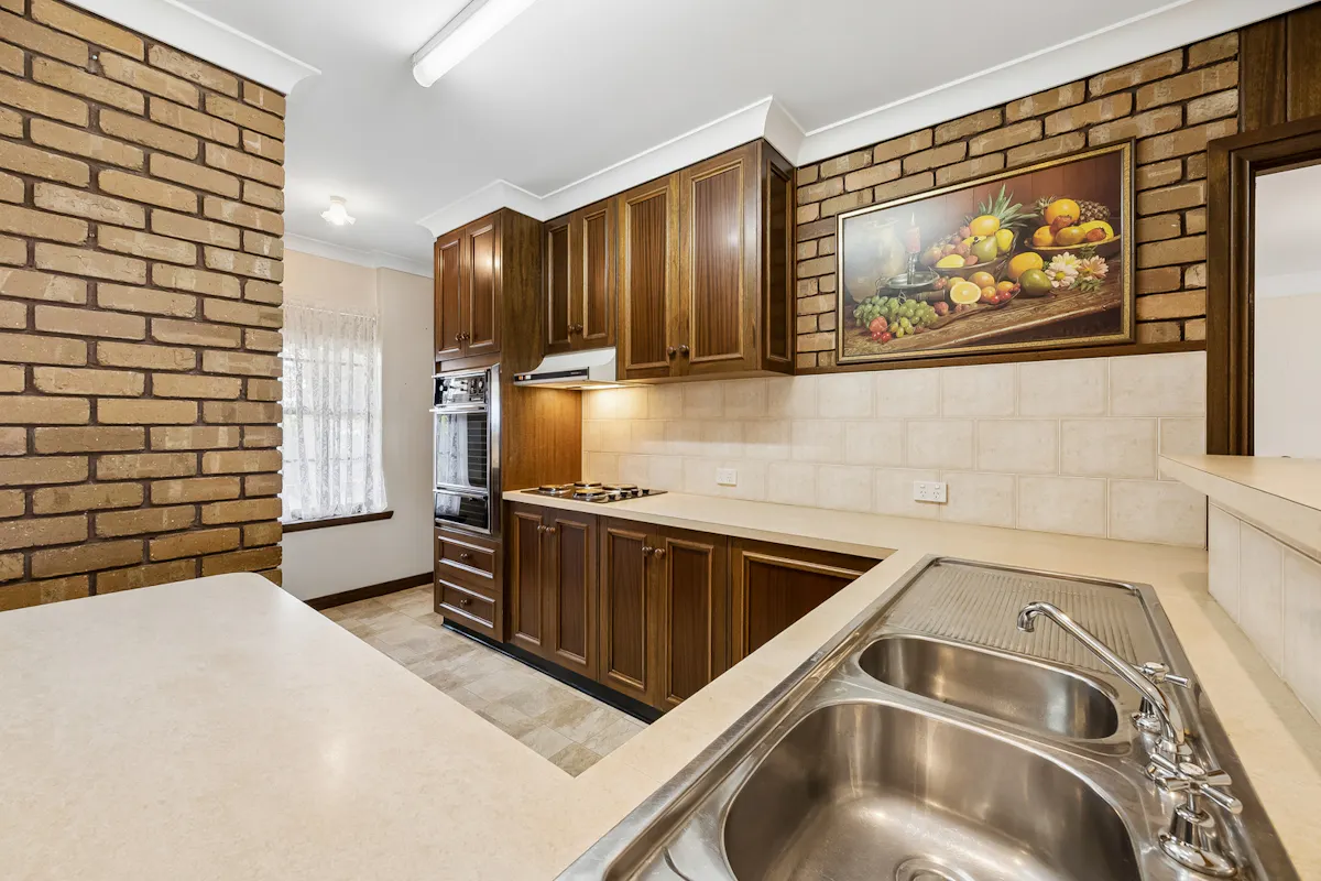 72 Leslie Street — photo 7 of 25