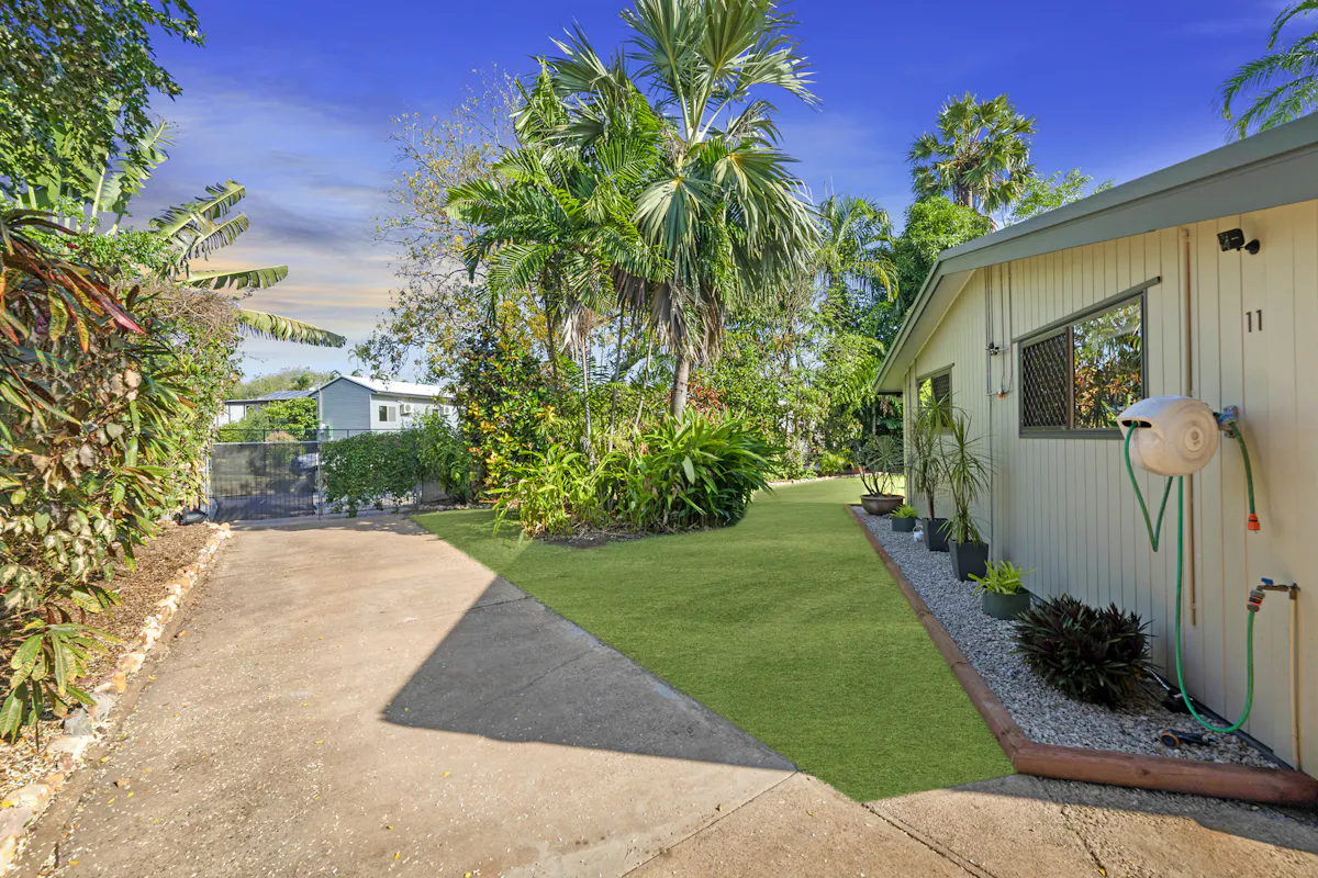 11 Aubrey Street — photo 27 of 29