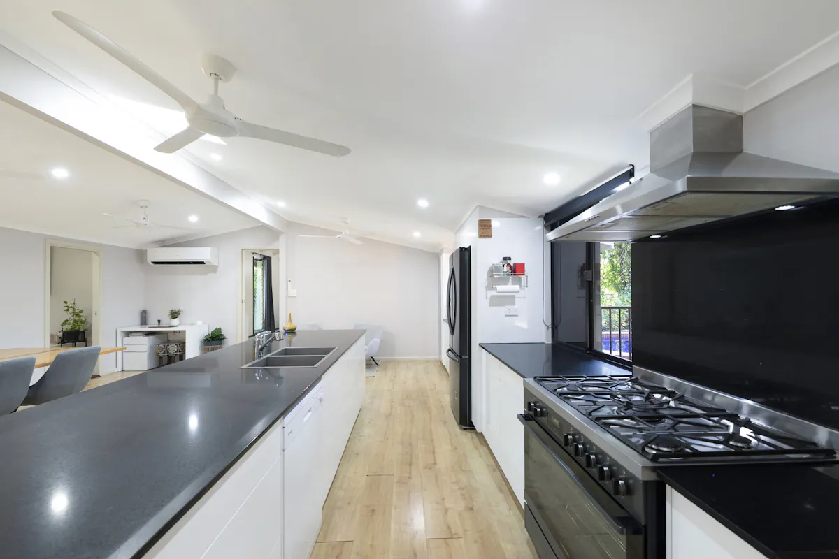 11 Aubrey Street — photo 9 of 29