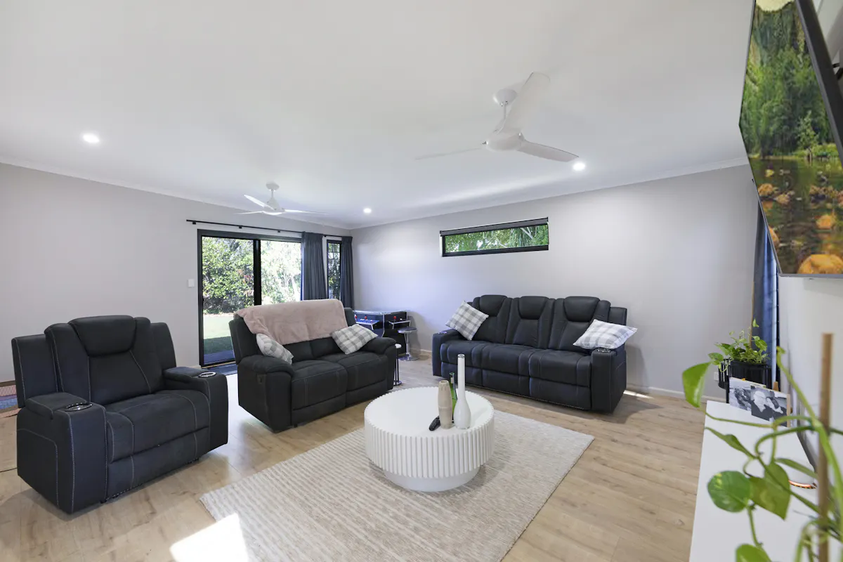 11 Aubrey Street — photo 3 of 29