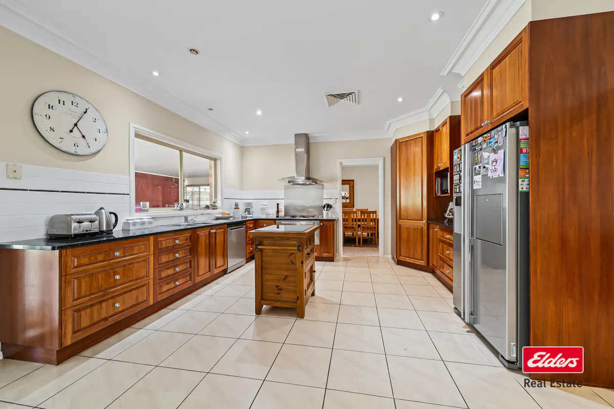 2 Sheraton Road — photo 10 of 30