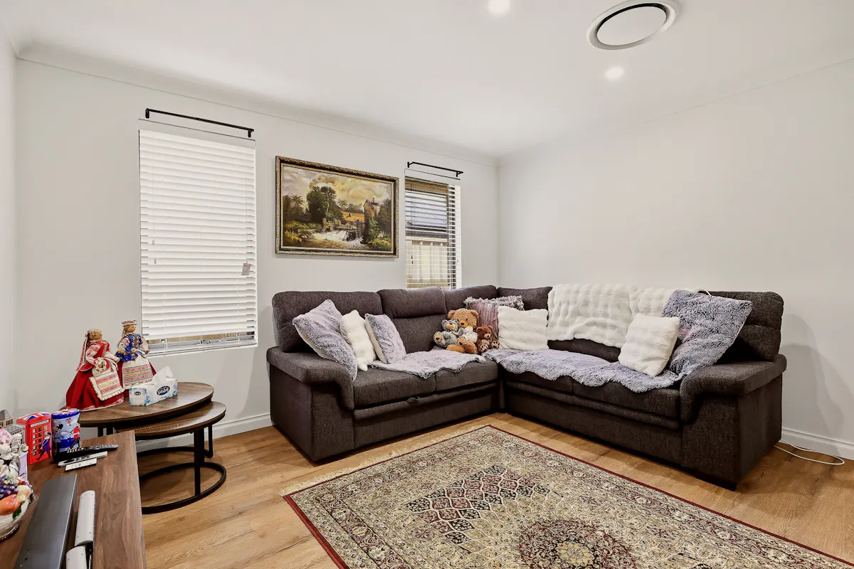 10 Gillespie Parkway — photo 9 of 23