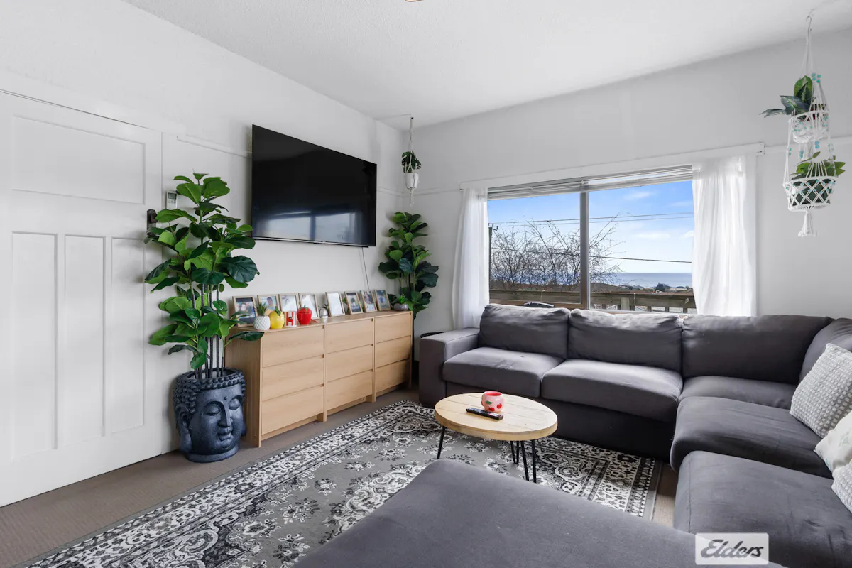 40 Pelissier Street — photo 8 of 16