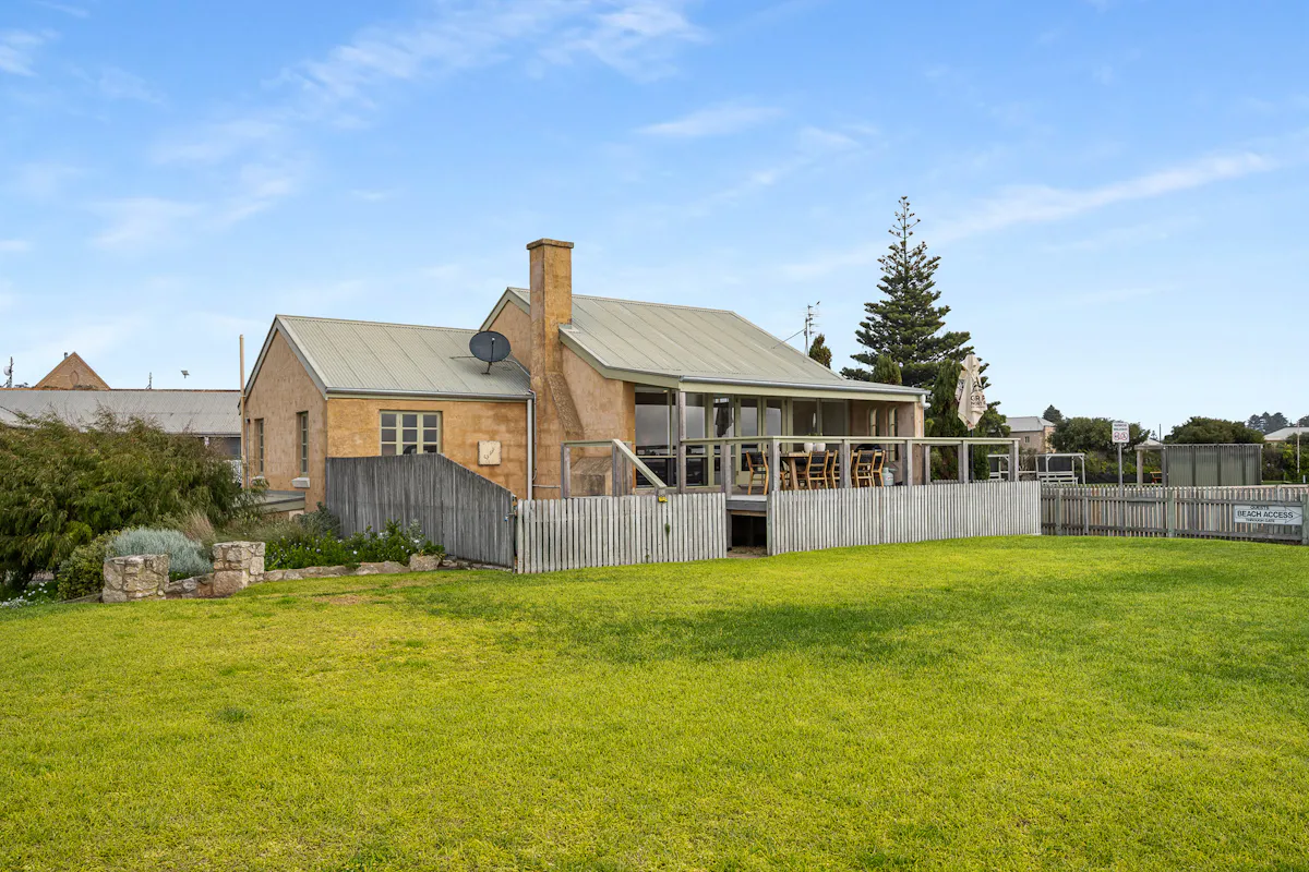 1 Victoria Street — photo 16 of 19