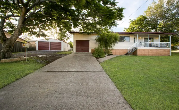 33 Lloyd George Street, Eastern Heights, QLD, 4305 - Image 1