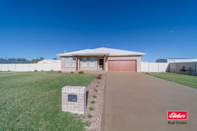 9 Kingsford Smith Place — photo from Elders Real Estate Dubbo