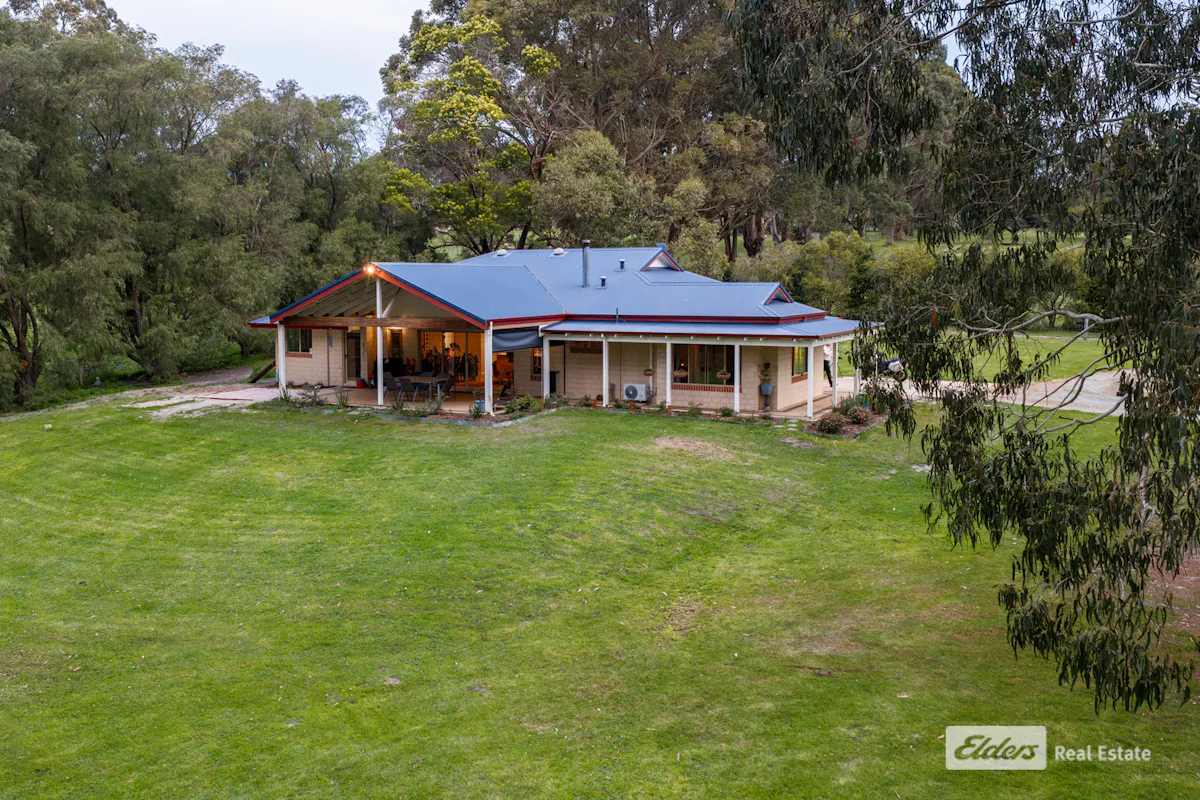 18 Pyungoorup Place — photo 3 of 30