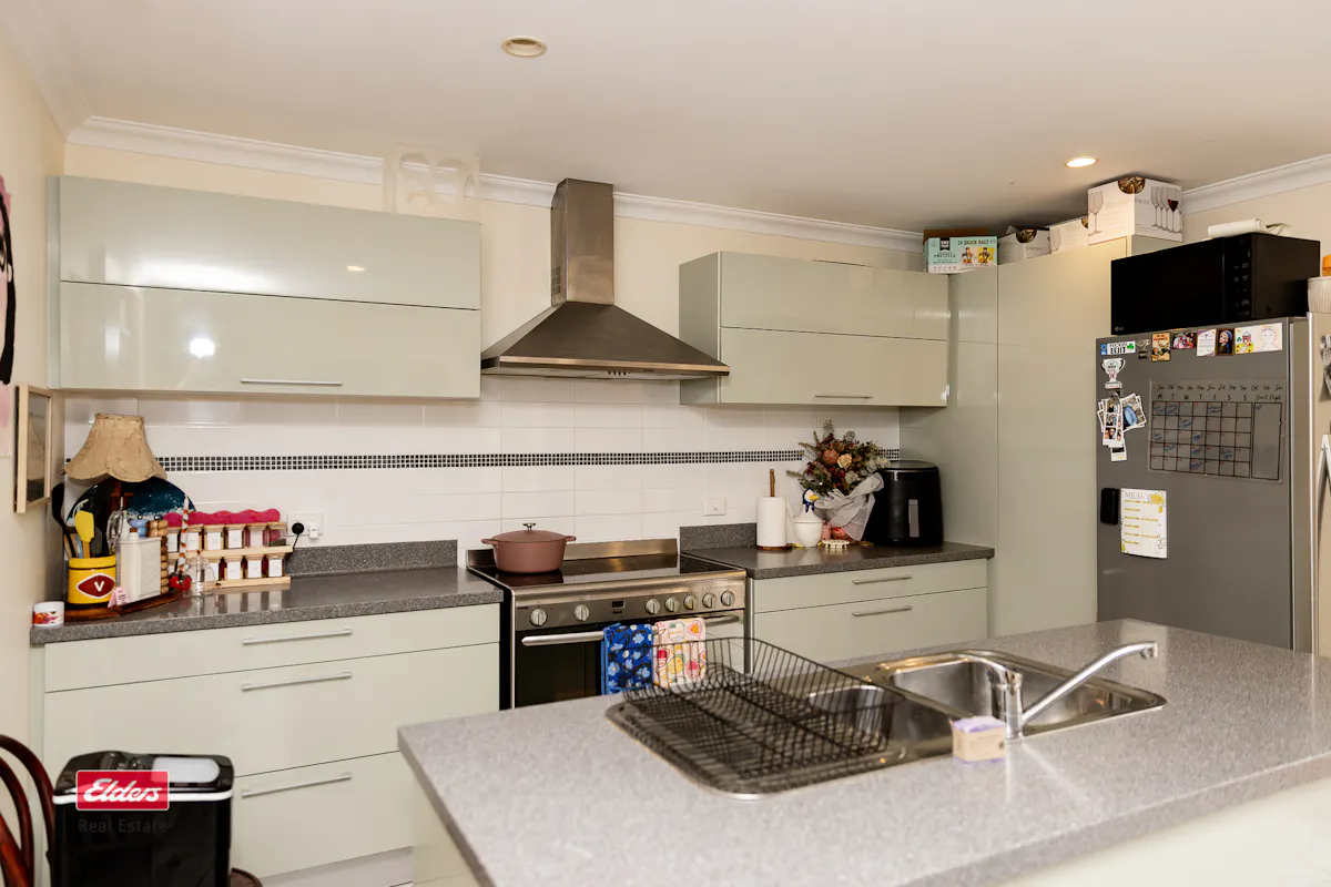 19B Cowan Way — photo 7 of 19