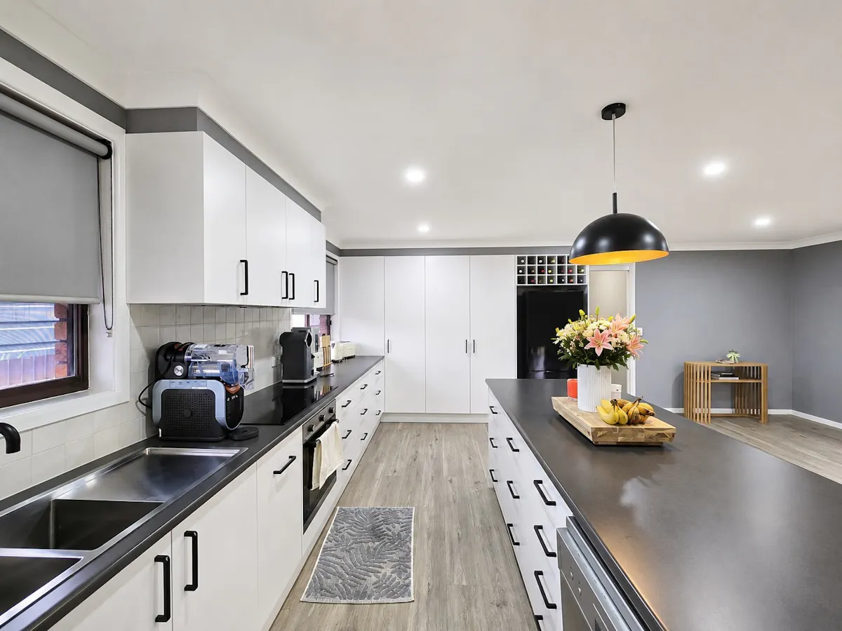 9 Grenfell Street — photo 2 of 17