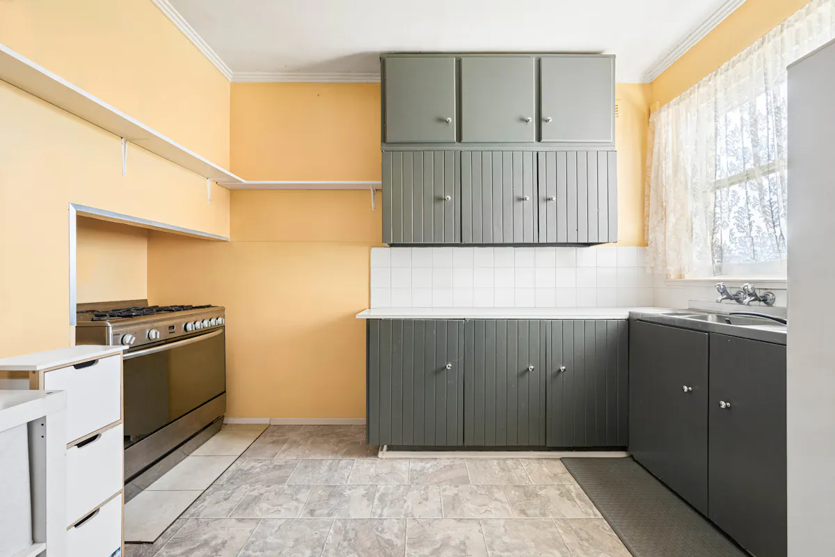5 Pearce Crescent — photo 3 of 14