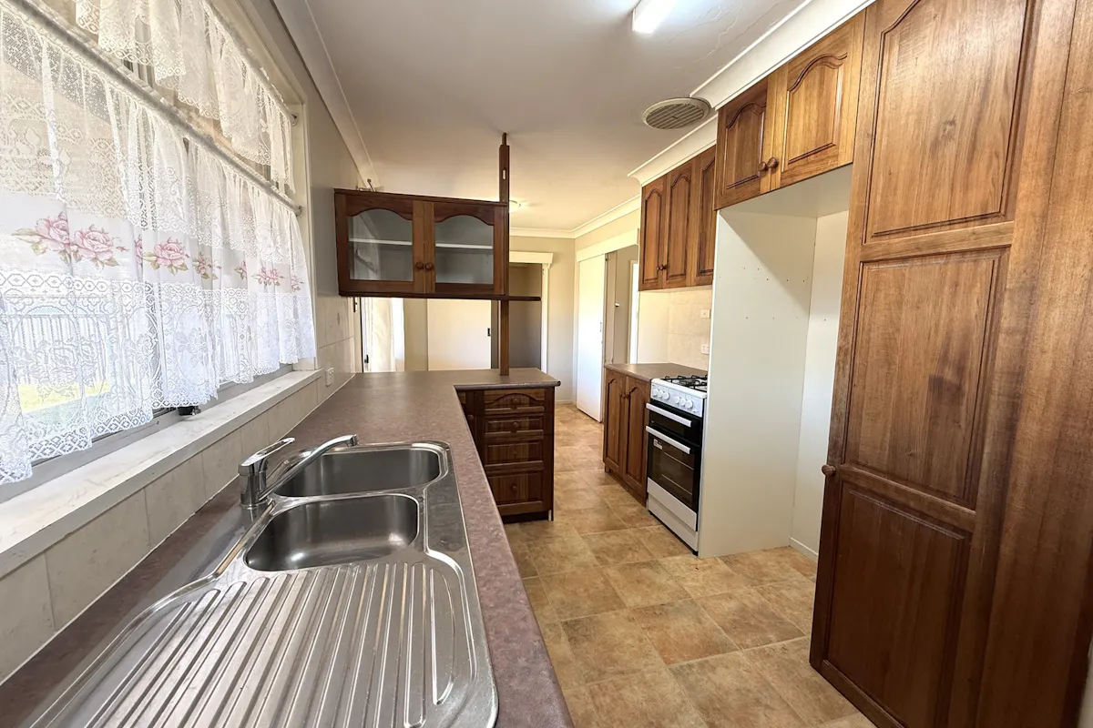 39 Fairview Street — photo 5 of 15