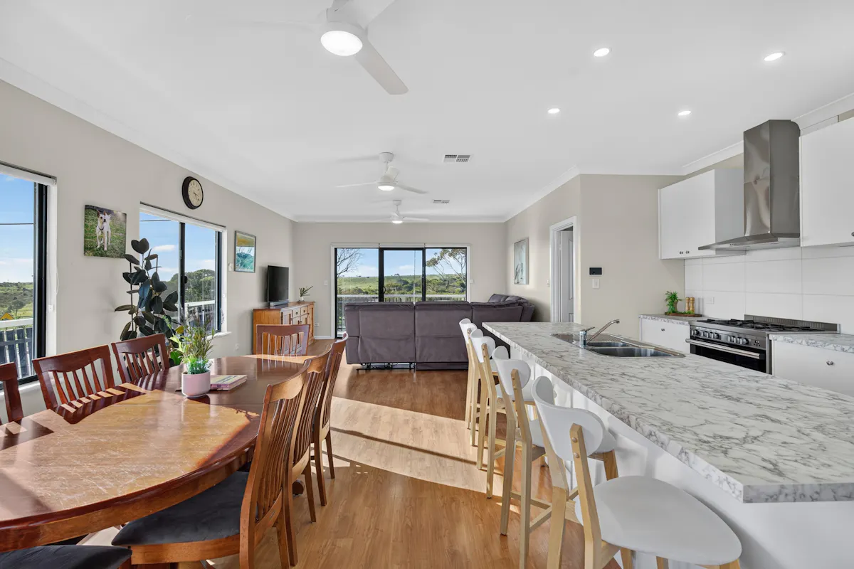 11 Flinders Drive — photo 14 of 30